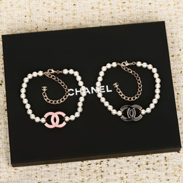 Collana girocollo di perle nere e rosa Chanel (OKLVE)