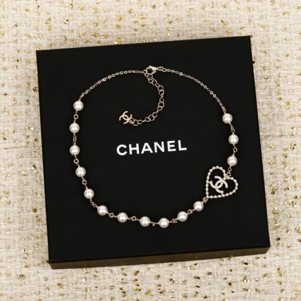 replica,repliche,fake,1:1,earrings,bracelet,ring,jewelry Collana di perle a forma di cuore cavo Chanel (NRYRS)
