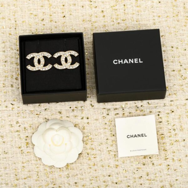 Orecchini Chanel a forma di cuore grande con stella a cinque punte e doppia C (0N4II)