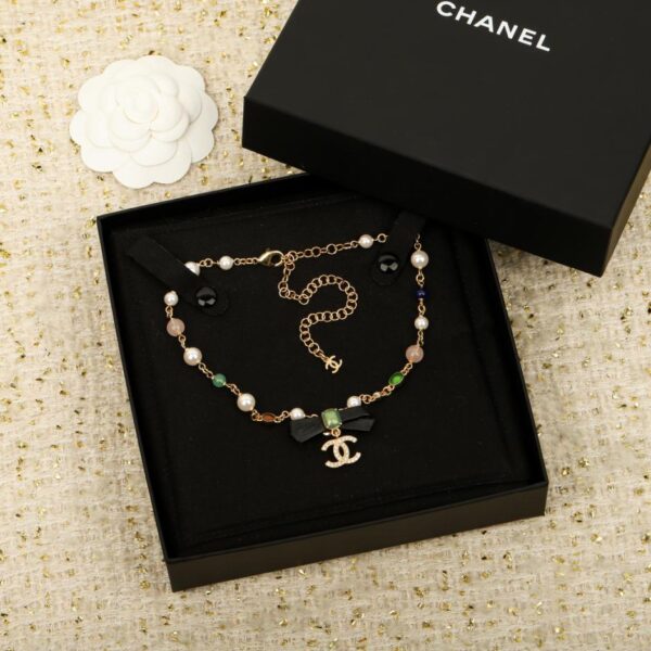 Collana girocollo in pelle con fiocco Chanel (7Y9MI)