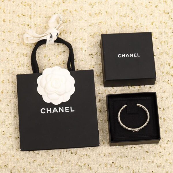 Bracciale in pelle e diamanti (0J6OK)