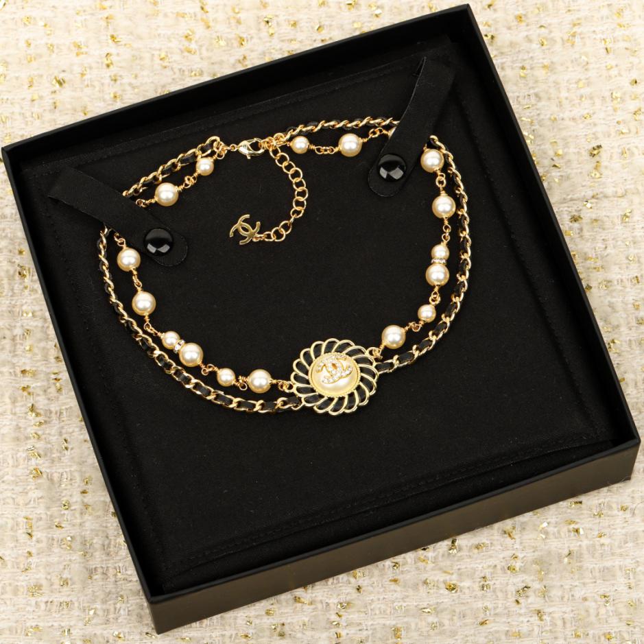 replica,repliche,fake,1:1,earrings,bracelet,ring,jewelry Collana girocollo in doppia pelle con perle Chanel (44V5R) replica,repliche,fake,1:1,earrings,bracelet,ring,jewelry Collana girocollo in doppia pelle con perle Chanel (44V5R)