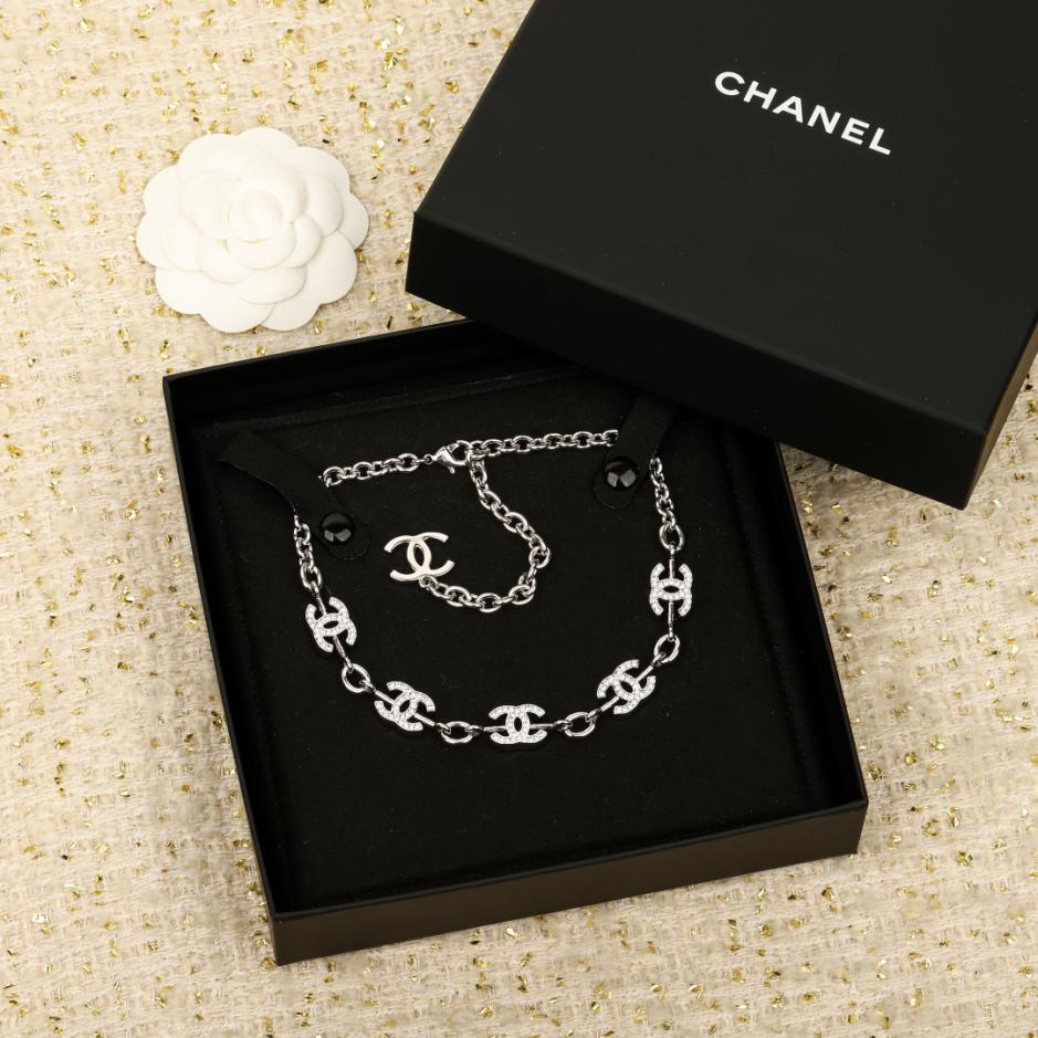 replica,repliche,fake,1:1,earrings,bracelet,ring,jewelry Collana Chanel con doppia C e diamanti, nuova collana girocollo (BQ20R) replica,repliche,fake,1:1,earrings,bracelet,ring,jewelry Collana Chanel con doppia C e diamanti, nuova collana girocollo (BQ20R)