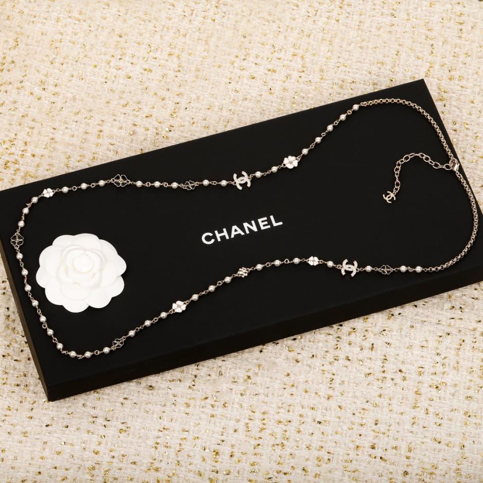 replica,repliche,fake,1:1,earrings,bracelet,ring,jewelry Collana Chanel con perle di camelia bianche e nere (12FL5) replica,repliche,fake,1:1,earrings,bracelet,ring,jewelry Collana Chanel con perle di camelia bianche e nere (12FL5)