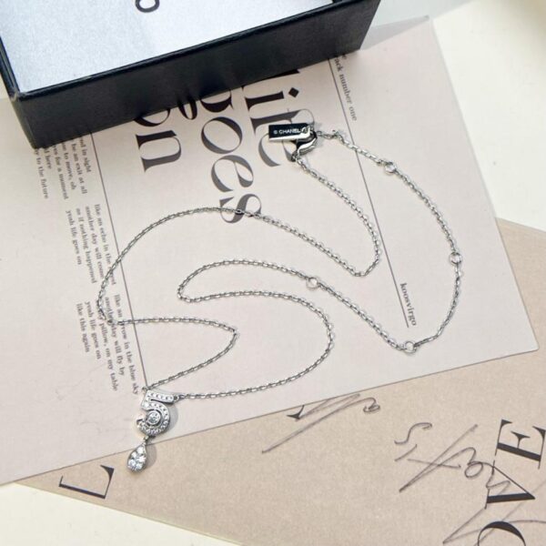replica,repliche,fake,1:1,earrings,bracelet,ring,jewelry Collana Chanel numero 5 con intarsi di diamanti (LP8AS)
