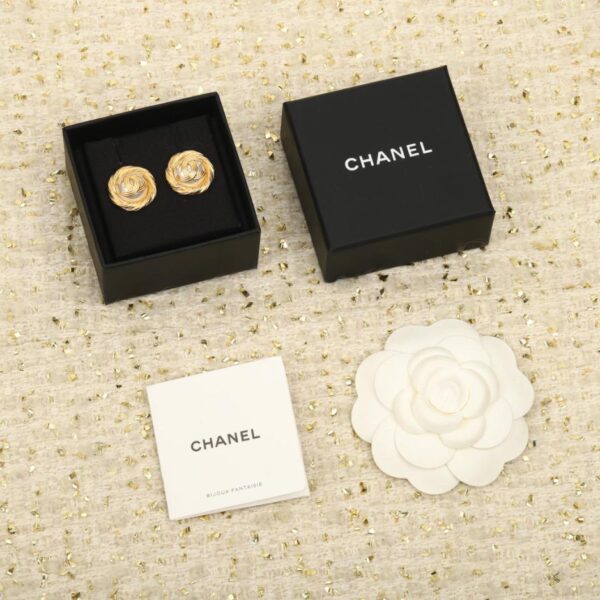Orecchini Chanel in pizzo e perle, modello vintage (HX1CI)