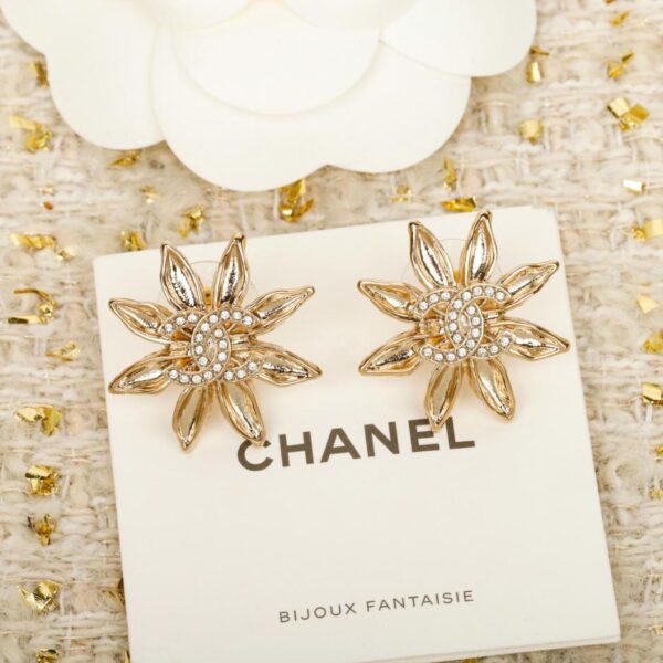 Orecchini Chanel Girasole Doppia C (HTRAD)