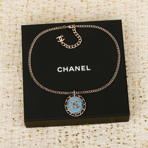 Collana ovale Chanel in pelle e denim (ZN47S)