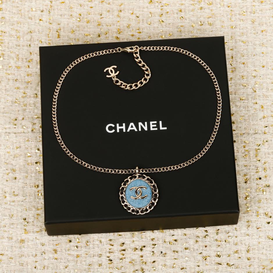 replica,repliche,fake,1:1,earrings,bracelet,ring,jewelry Collana ovale Chanel in pelle e denim (ZN47S) replica,repliche,fake,1:1,earrings,bracelet,ring,jewelry Collana ovale Chanel in pelle e denim (ZN47S)