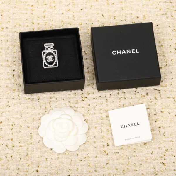 replica,repliche,fake,1:1,earrings,bracelet,ring,jewelry Spilla a forma di bottiglia di profumo Chanel (KAX05)