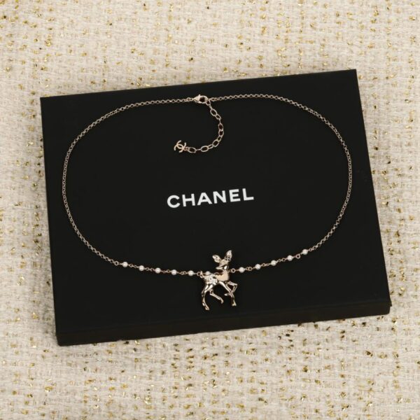 Collana Chanel con perle di cervo grandi (66L3Z)