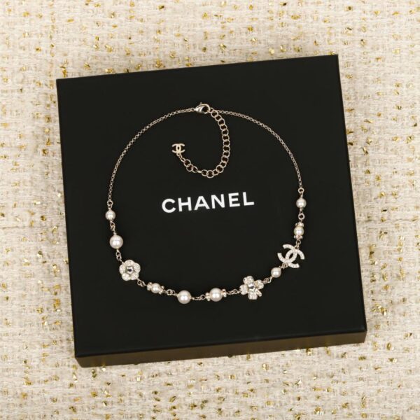 Collana di perle multi-elemento con diamanti e stella Chanel (Z68TG)