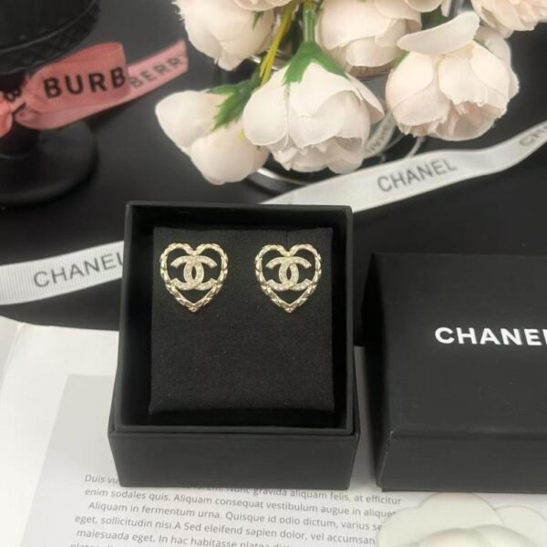 Orecchini Chanel in oro con diamanti e cuore cavo, doppia C (6DX1F)