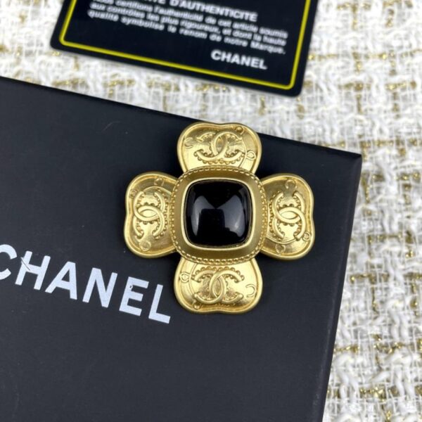 replica,repliche,fake,1:1,earrings,bracelet,ring,jewelry Spilla a forma di petalo in stile medievale Chanel a forma di croce (E0NS0)