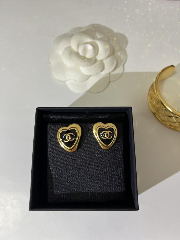 replica,repliche,fake,1:1,earrings,bracelet,ring,jewelry Orecchini Chanel in oro nero e smalto a forma di cuore (2ZKWR) replica,repliche,fake,1:1,earrings,bracelet,ring,jewelry Orecchini Chanel in oro nero e smalto a forma di cuore (2ZKWR)