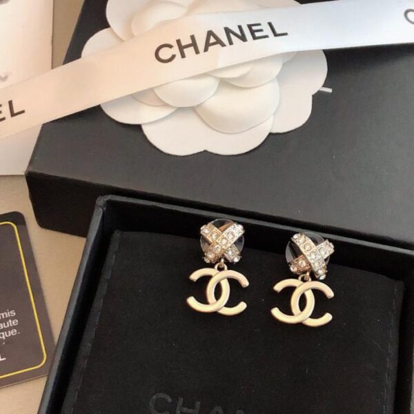 Orecchini di perle CHANEL Nuovo stile (2RP6S)