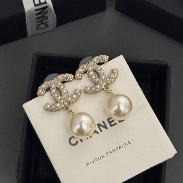 Orecchini Chanel Classic Rice Pearl (Z67IR)