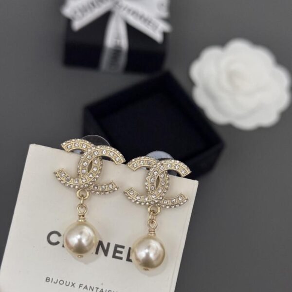 replica,repliche,fake,1:1,earrings,bracelet,ring,jewelry Orecchini Chanel Super Classic Series con diamanti C e perle, materiale ZP uniforme (FMTUE)