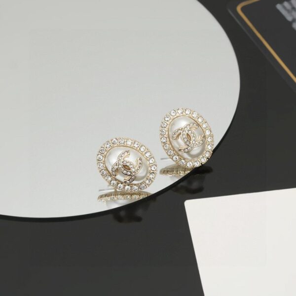 Orecchini classici Chanel ovali con doppia C (OEEKP)