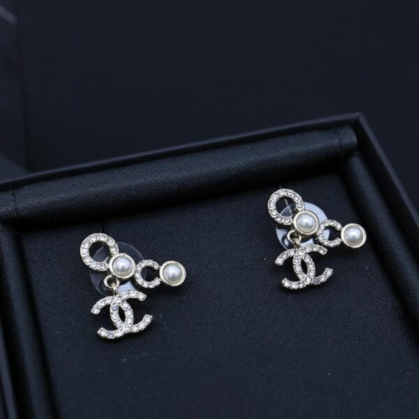 Orecchini Chanel con doppia lettera C Coco, collezione 2020 (G1AGD)