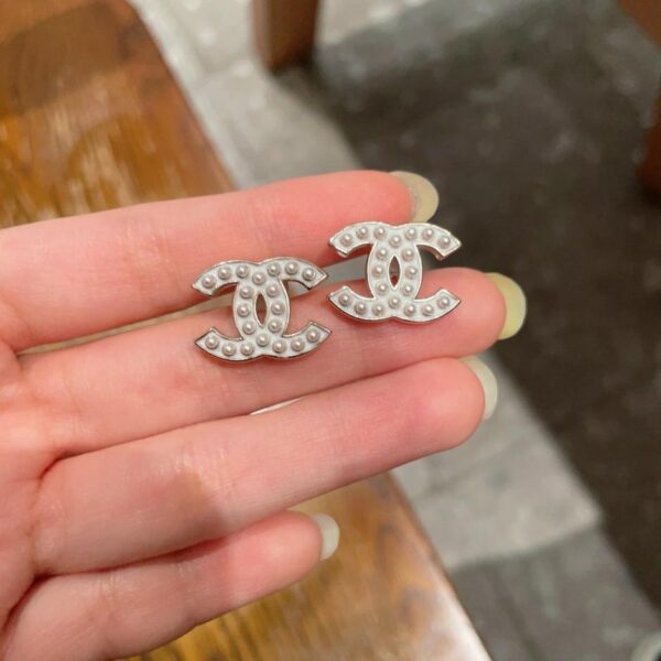 replica,repliche,fake,1:1,earrings,bracelet,ring,jewelry Orecchini vintage Chanel con doppia C, replica originale del logo (YBNGN)