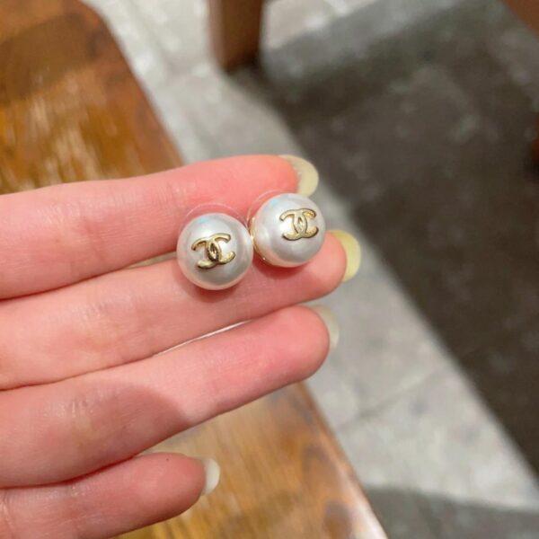replica,repliche,fake,1:1,earrings,bracelet,ring,jewelry Orecchini vintage Chanel con doppia C, replica originale del logo (ZFXR5)