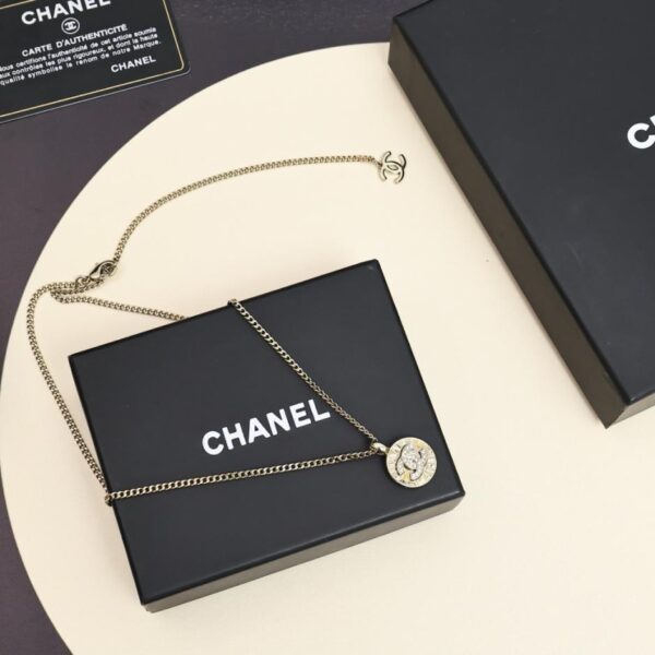 replica,repliche,fake,1:1,earrings,bracelet,ring,jewelry Collana Chanel con bottone a moneta in oro 25A (DK3AY)