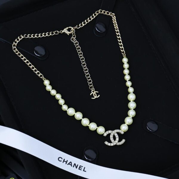 replica,repliche,fake,1:1,earrings,bracelet,ring,jewelry Collana di perle con lettera classica Chanel (49YH8)