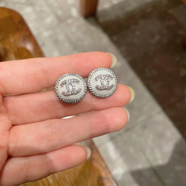 Orecchini vintage Chanel con doppia C, replica originale del logo (6YF38)