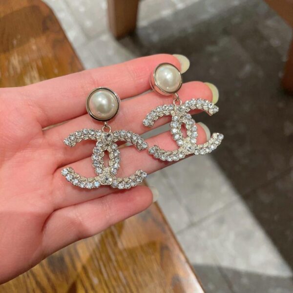 replica,repliche,fake,1:1,earrings,bracelet,ring,jewelry Orecchini vintage Chanel con doppia C, replica originale del logo (5GXG3)