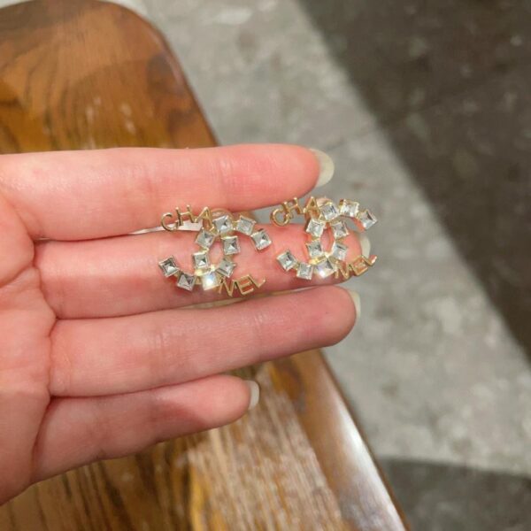replica,repliche,fake,1:1,earrings,bracelet,ring,jewelry Orecchini vintage Chanel con doppia C, replica originale del logo (CX0LG)