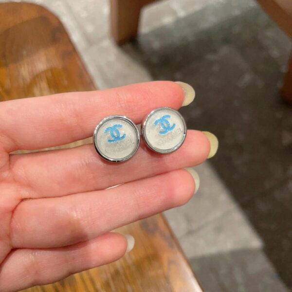 replica,repliche,fake,1:1,earrings,bracelet,ring,jewelry Orecchini vintage Chanel con doppia C, replica originale del logo (UZ329)