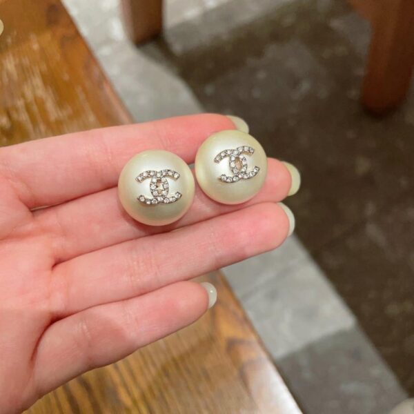 replica,repliche,fake,1:1,earrings,bracelet,ring,jewelry Orecchini Chanel Doppia C di seconda mano (6QKEU)
