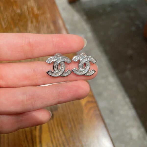 replica,repliche,fake,1:1,earrings,bracelet,ring,jewelry Orecchini Chanel Doppia C di seconda mano (9XSM1)