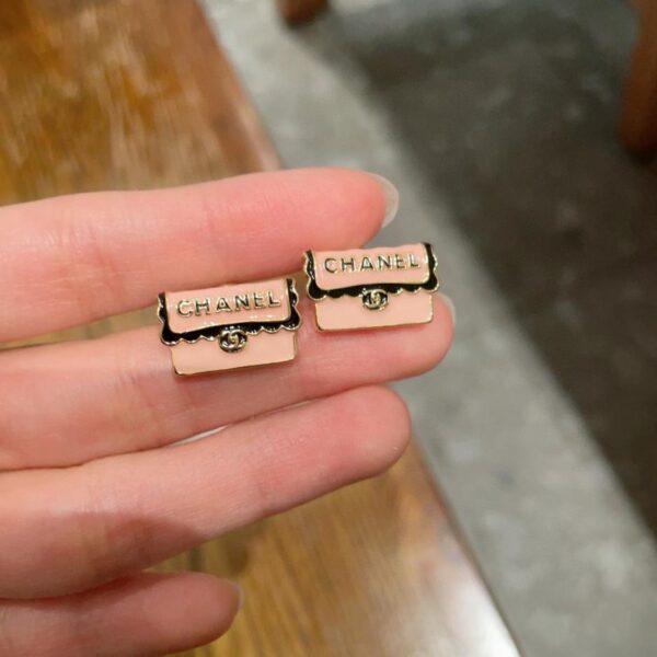 Orecchini Chanel Doppia C di seconda mano (XITKH)