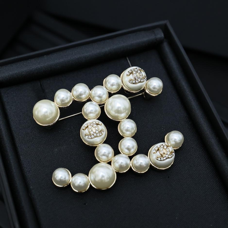 replica,repliche,fake,1:1,earrings,bracelet,ring,jewelry Spilla Chanel Classic Pearl Double C (12Q5S) replica,repliche,fake,1:1,earrings,bracelet,ring,jewelry Spilla Chanel Classic Pearl Double C (12Q5S)