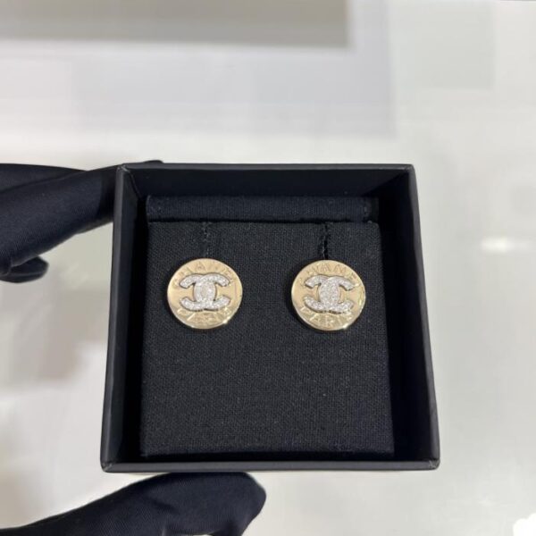 Orecchini Chanel 25A in argento con doppia C e lettera in oro e diamanti (9TBHN)