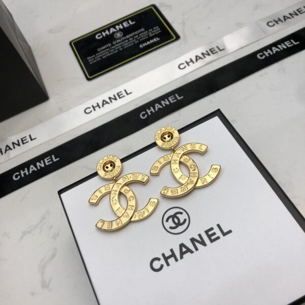 Orecchini Chanel vintage e nuovi (AUUUY)