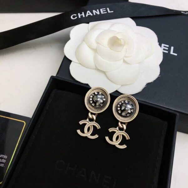 Orecchini Chanel in acrilico con cristalli Swarovski e diamanti quadrati (CMC3G)