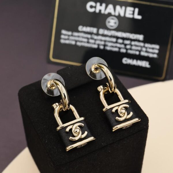 Orecchini Chanel 25A in pelle di agnello con lucchetto (009KN)