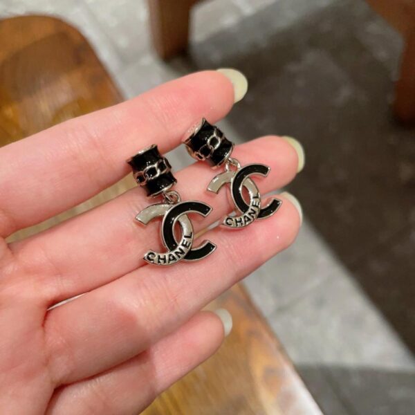 Orecchini vintage Chanel con doppia C, replica originale del logo (IAR34)
