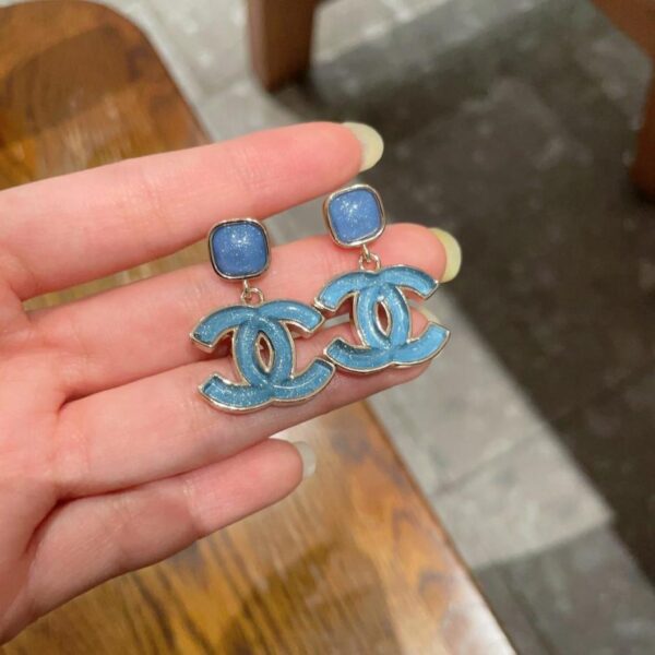 Orecchini vintage Chanel con doppia C, replica originale del logo (Z2RAW)