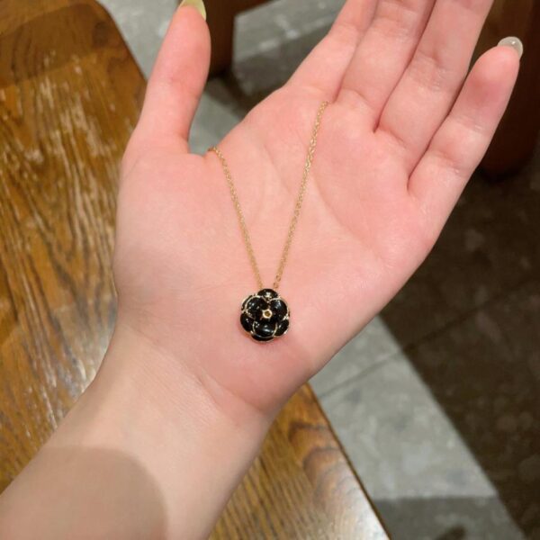 replica,repliche,fake,1:1,earrings,bracelet,ring,jewelry Collana vintage con lettera Chanel (WEU24)