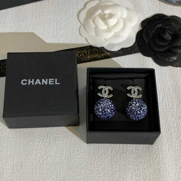 Chanel 25A nuovo cuore cavo in oro con motivo a rombi + perla composta da piccolo abaco (OPF0Q)
