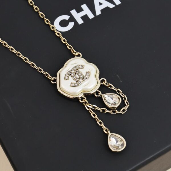 replica,repliche,fake,1:1,earrings,bracelet,ring,jewelry Collana Chanel 25A con pendente a forma di nuvola quadrata e nappa poligonale (5SJW1)
