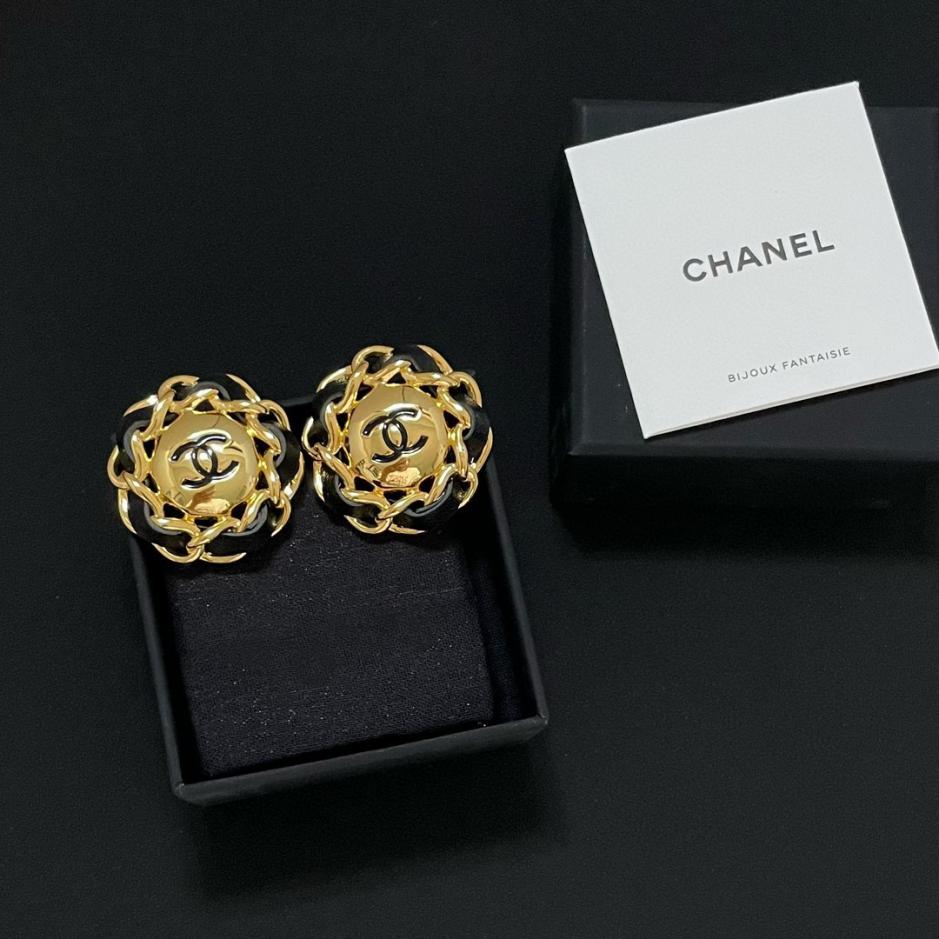 replica,repliche,fake,1:1,earrings,bracelet,ring,jewelry Orecchini Chanel in pelle nera intrecciata, modello vintage (VOCHC) replica,repliche,fake,1:1,earrings,bracelet,ring,jewelry Orecchini Chanel in pelle nera intrecciata, modello vintage (VOCHC)