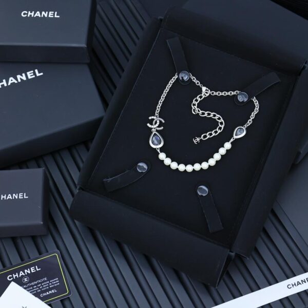 Collana di perle Chanel 24 pendenti (N2GBJ)