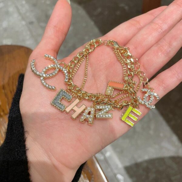 replica,repliche,fake,1:1,earrings,bracelet,ring,jewelry Bracciale vintage Chanel (Q416M)
