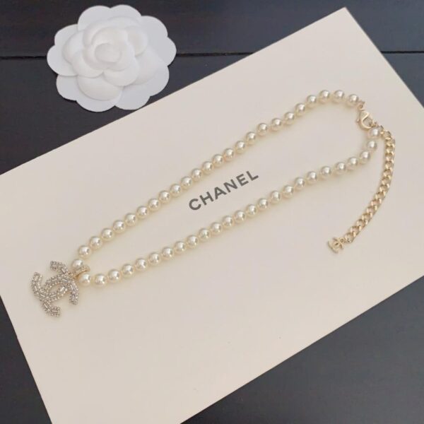 replica,repliche,fake,1:1,earrings,bracelet,ring,jewelry Collana Chanel con perle e diamanti quadrati in cristallo ZP, materiale in ottone uniforme (KFB1W)