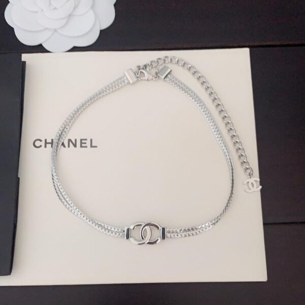 replica,repliche,fake,1:1,earrings,bracelet,ring,jewelry L’ultima collana a doppio strato in platino di Chanel è realizzata in ottone ZP (AKAXF)